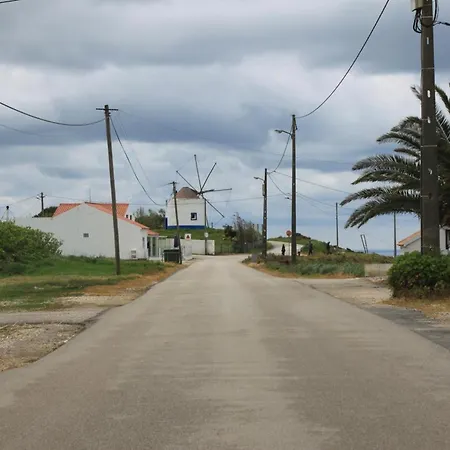 Charming House In With Terrace And Parking Nazare